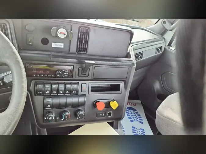 2019 NAVISTAR INTERNATIONAL LT625 DAYCAB T/A