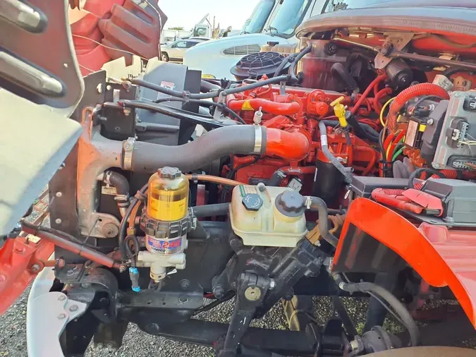 2018 FREIGHTLINER M2 106