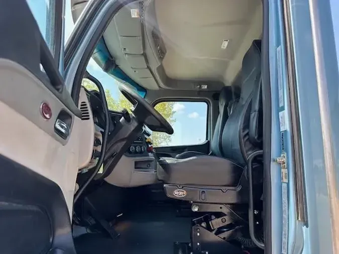 2022 Peterbilt 567