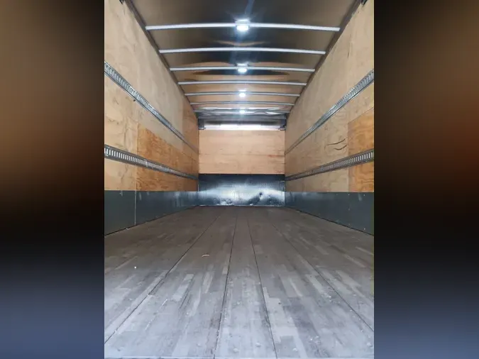 2022 FREIGHTLINER M2 106