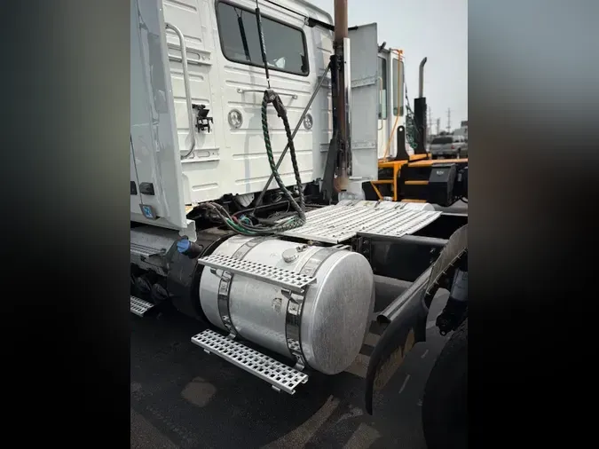 2020 VOLVO TRUCK VNL64T300