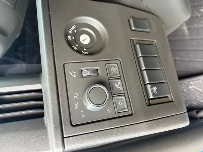 2027 VOLVO TRUCK VNL64TV04