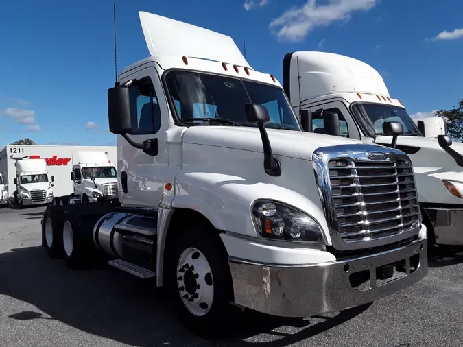 2018 FREIGHTLINER/MERCEDES CASCADIA 125