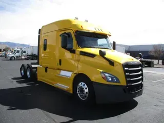 2020 FREIGHTLINER CA126