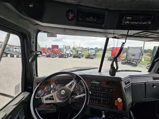 2011 WESTERN STAR 4900