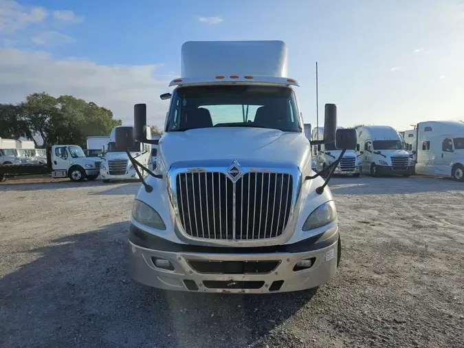2019 NAVISTAR INTERNATIONAL RH613 DAYCAB S/A