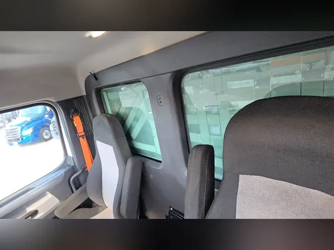 2020 Freightliner Cascadia 126