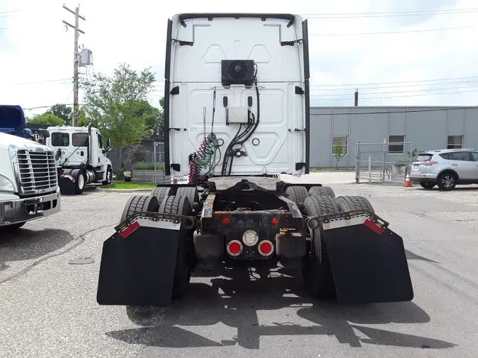 2018 FREIGHTLINER/MERCEDES CASCADIA 125