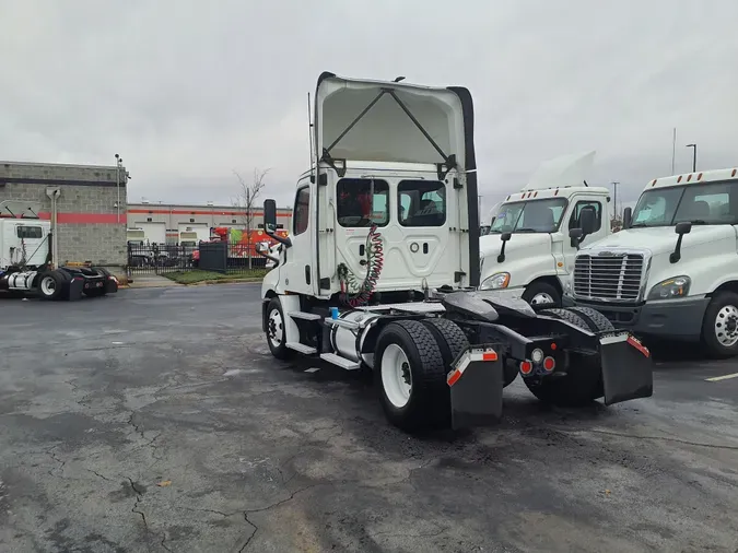 2019 FREIGHTLINER/MERCEDES NEW CASCADIA 126