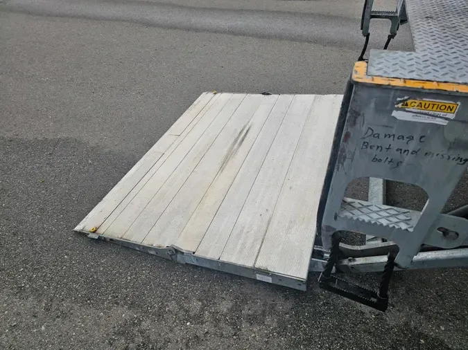 2018 FREIGHTLINER M2 106