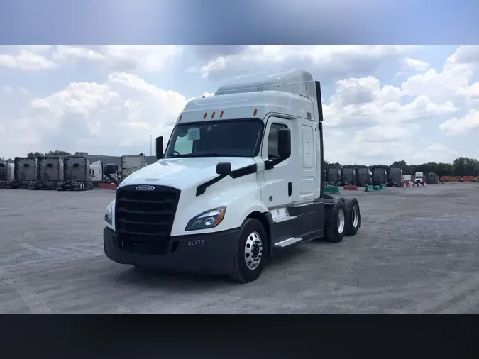 2020 Freightliner Cascadia 126