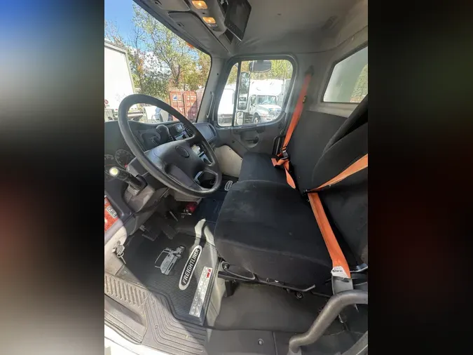 2019 FREIGHTLINER/MERCEDES M2 106