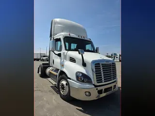 2017 FREIGHTLINER CASCADIA 113