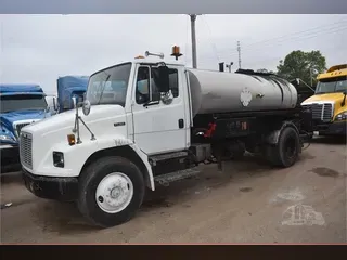 2002 FREIGHTLINER FL80