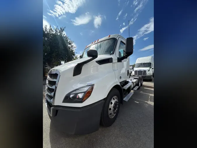 2019 FREIGHTLINER/MERCEDES NEW CASCADIA 116