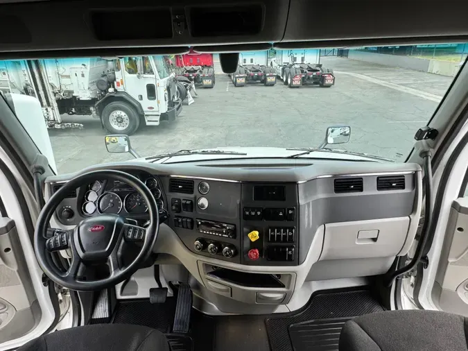 2021 Peterbilt 579