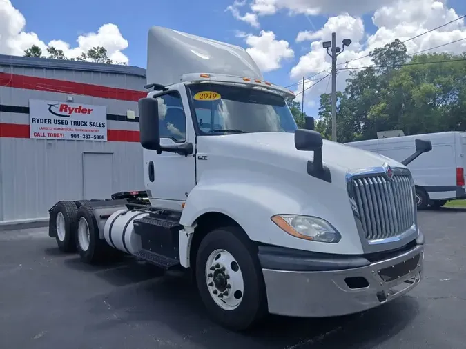 2019 NAVISTAR INTERNATIONAL LT625 DAYCAB T/A