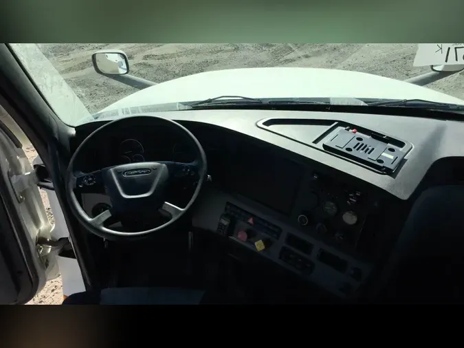 2022 Freightliner Cascadia 126