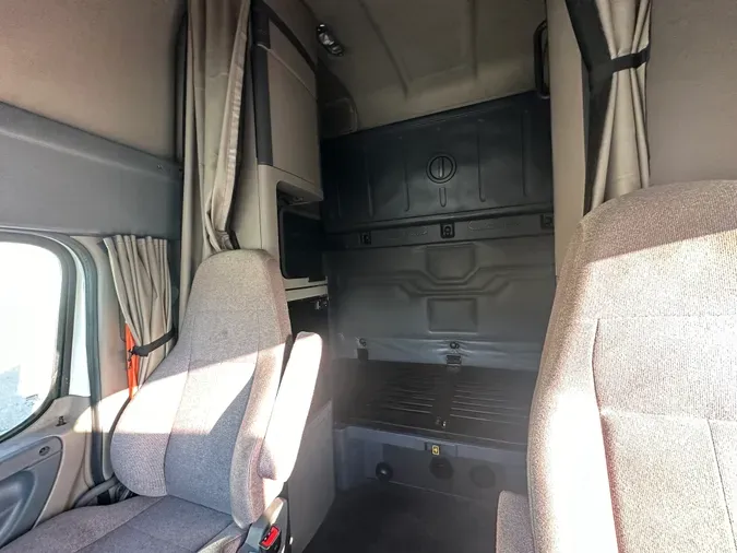 2019 Freightliner CASCADIA 125