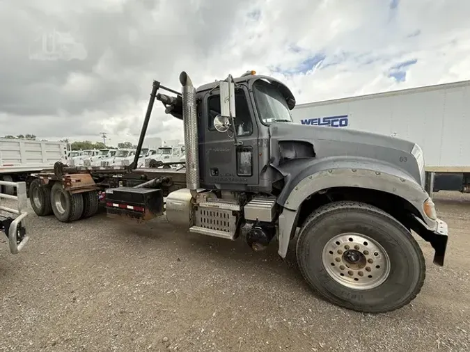 2012 MACK GRANITE GU713