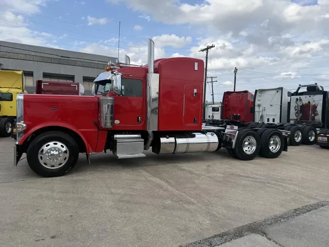 2022 Peterbilt 389