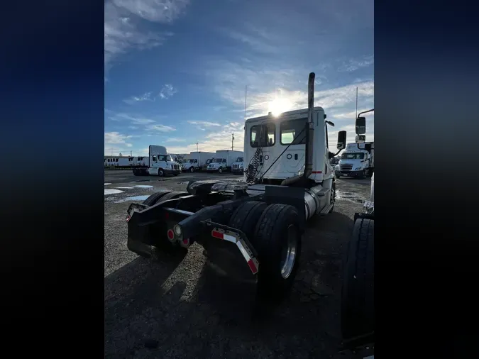 2018 FREIGHTLINER/MERCEDES CASCADIA 113