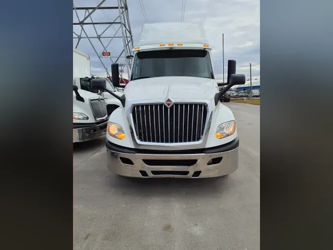 2019 NAVISTAR INTERNATIONAL LT625 SLPR CAB