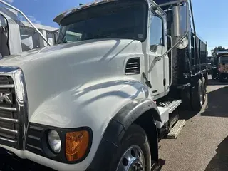 2003 MACK GRANITE CV713