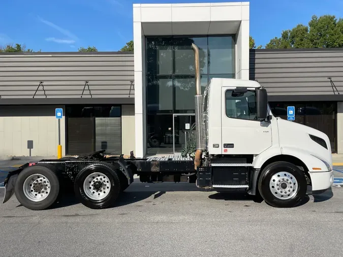 2020 Volvo VNR64T300