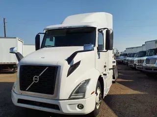 2019 VOLVO VNR64T-640