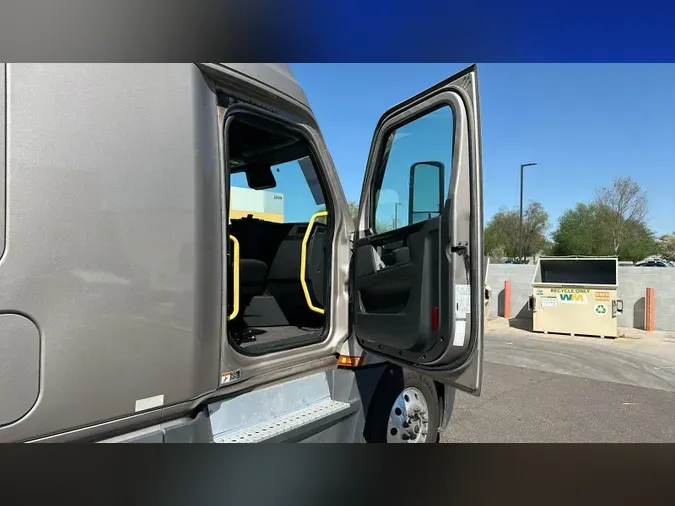 2024 Freightliner Cascadia 126