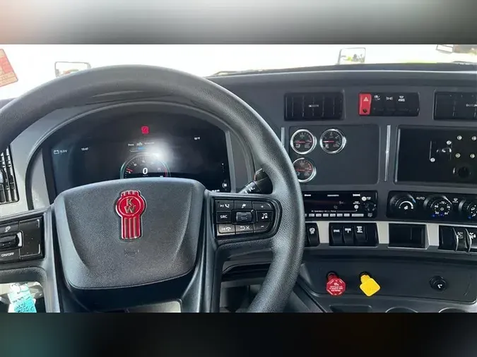 2022 KENWORTH T680