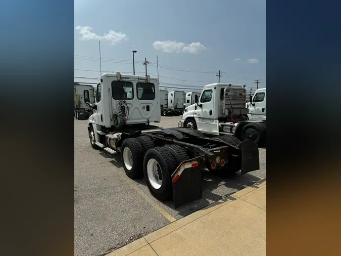 2016 FREIGHTLINER/MERCEDES CASCADIA 125