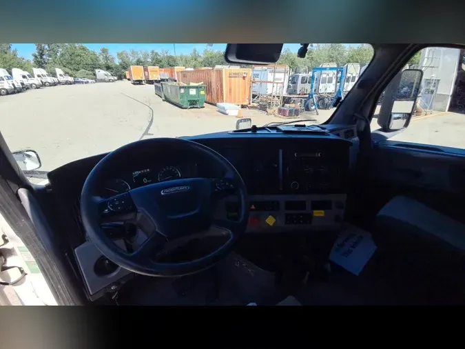 2021 Freightliner Cascadia 126ef443d52db0d9cf2f262641e83bd6d2c