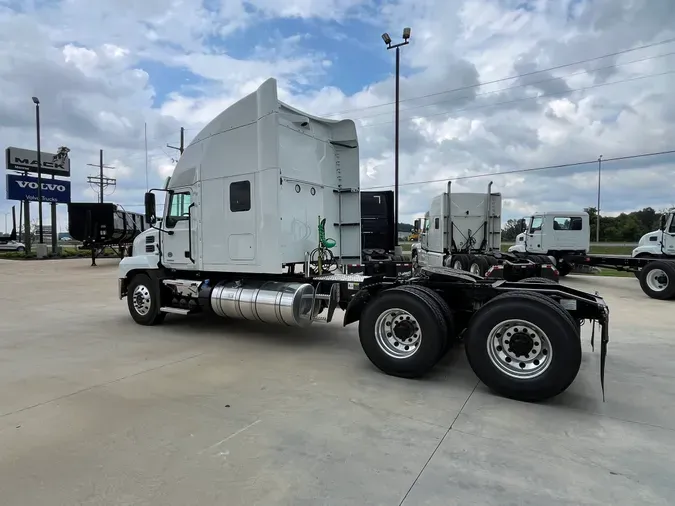 2025 MACK AN64T70