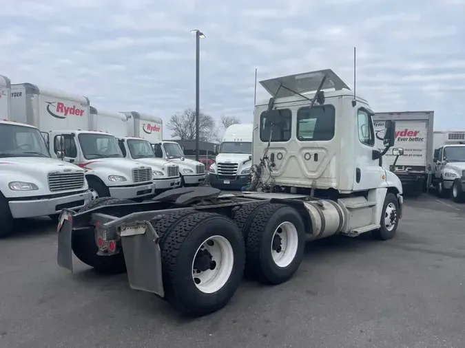 2019 FREIGHTLINER/MERCEDES CASCADIA 125