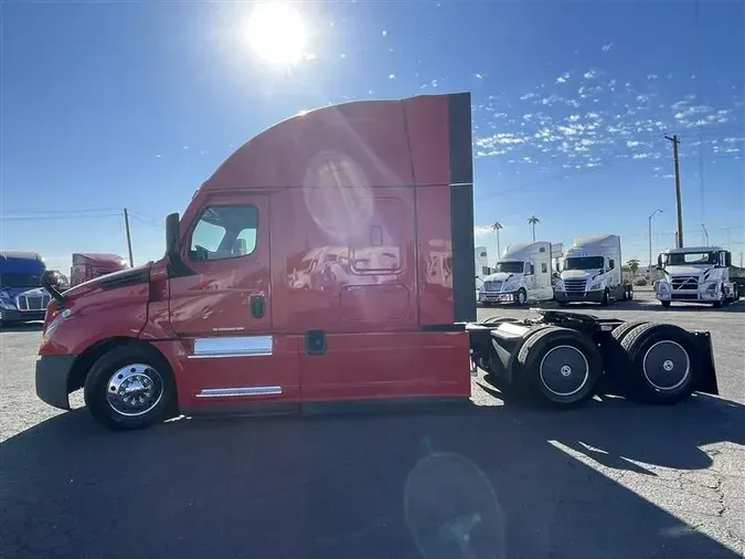 2022 FREIGHTLINER CASCADIA