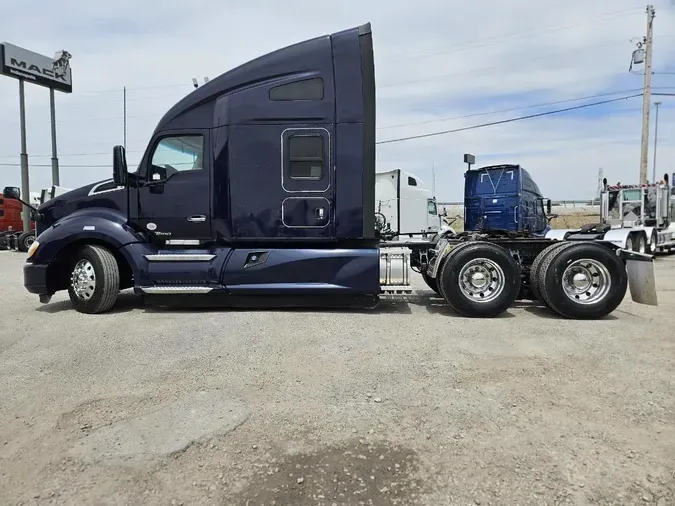 2022 KENWORTH T680