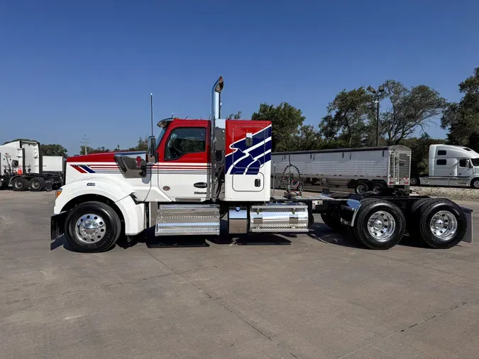 2027 KENWORTH W990