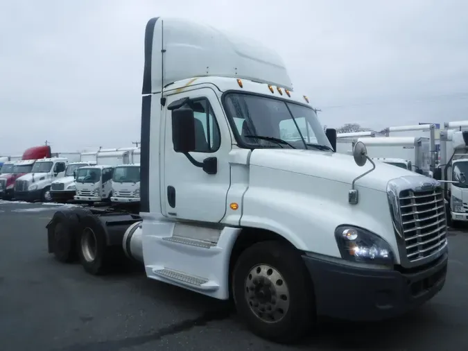 2019 FREIGHTLINER/MERCEDES CASCADIA 125