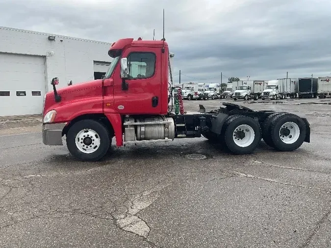 2018 Freightliner X12564ST