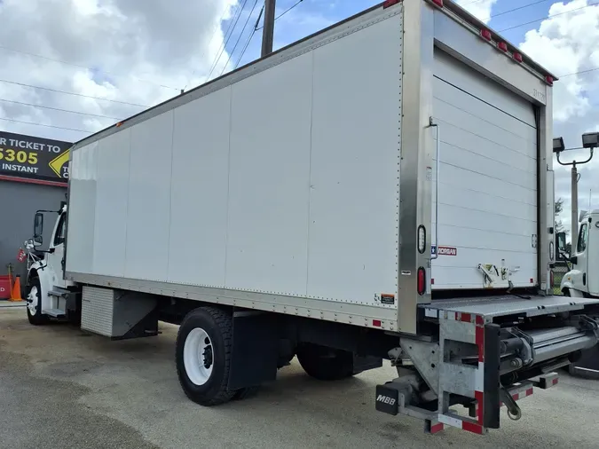 2016 FREIGHTLINER/MERCEDES M2 106