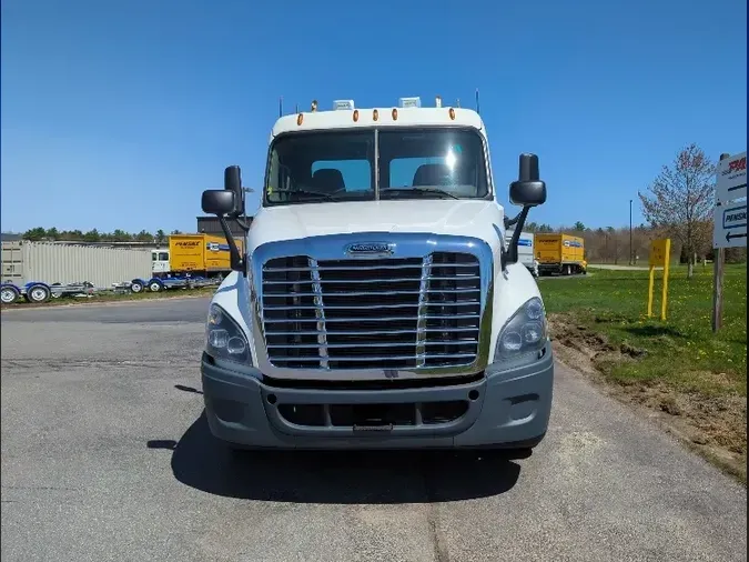 2017 Freightliner X12564ST