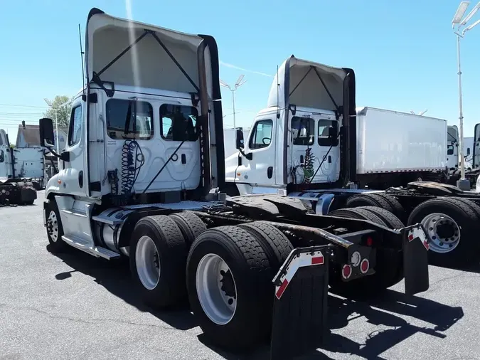 2019 FREIGHTLINER/MERCEDES CASCADIA 125