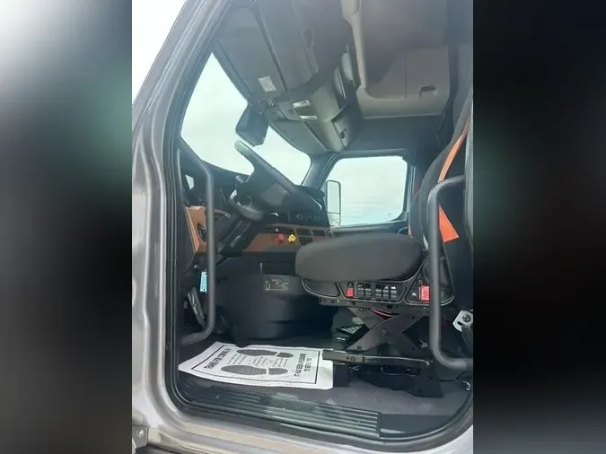 2022 Freightliner Cascadia