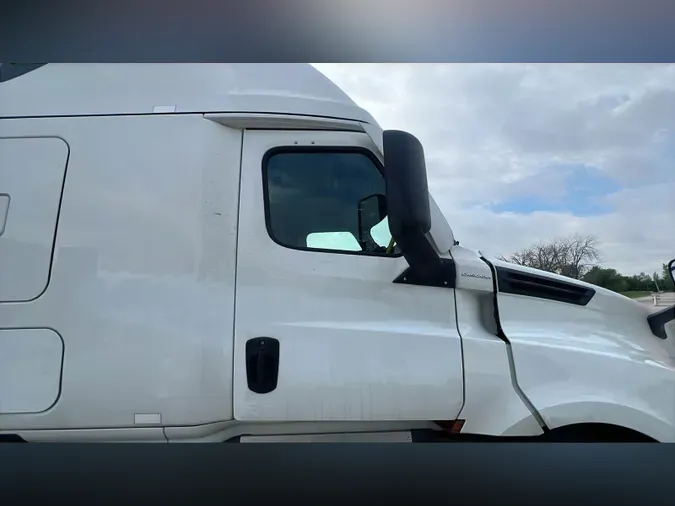 2023 Freightliner Cascadia 126