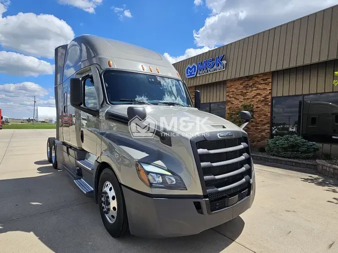 2025 FREIGHTLINER Cascadia 126