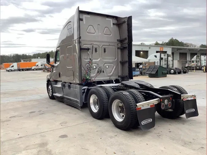 2021 Freightliner Cascadia