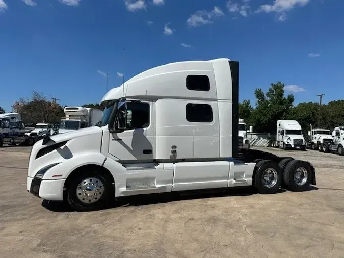 2023 VOLVO VNL64T860