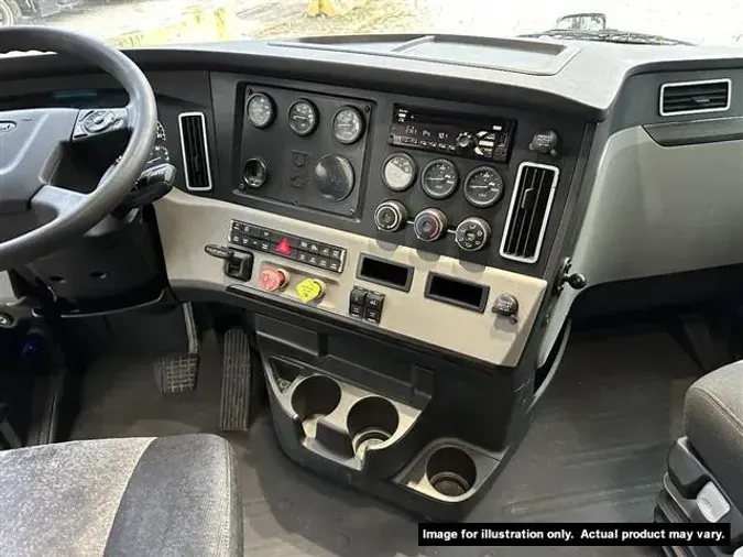 2019 FREIGHTLINER CA126